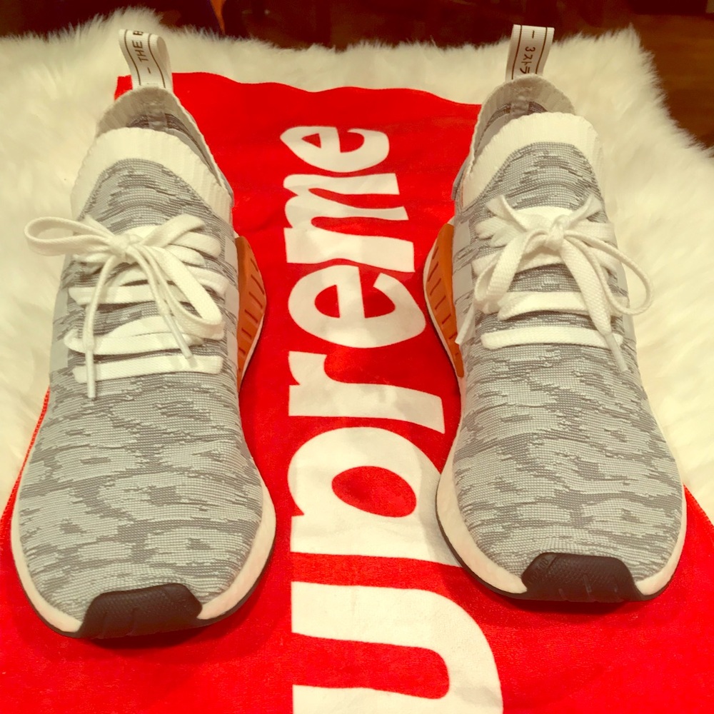 🔥🛑Adidas NMD R2 PK🛑🔥